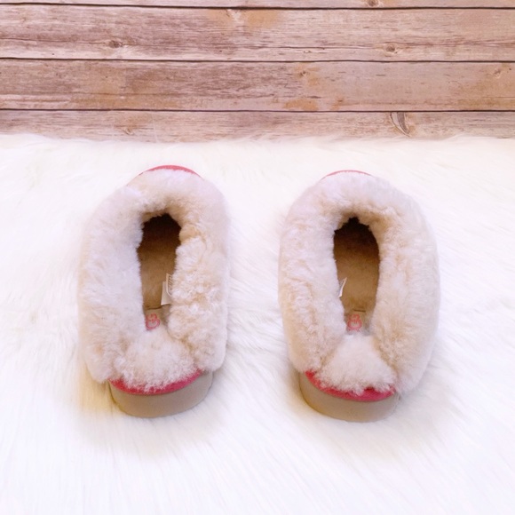 UGG Cluggette Slippers For Outdoor/Indoor Use - Picture 5 of 7